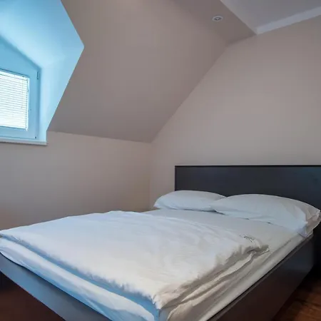 아파트 Old Town 3 Bedroom Presidential Loft 류블랴나