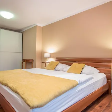 아파트 Old Town 3 Bedroom Presidential Loft *